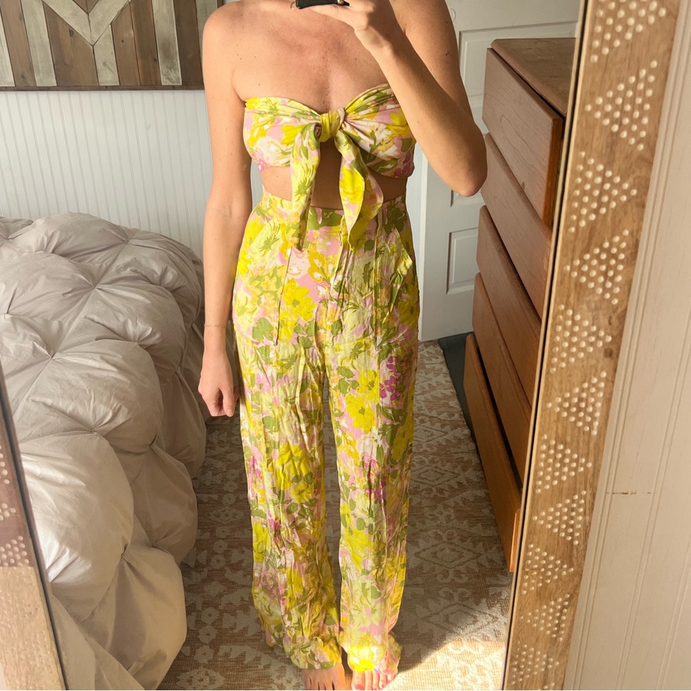 Le Salty Label 2 piece floral set.